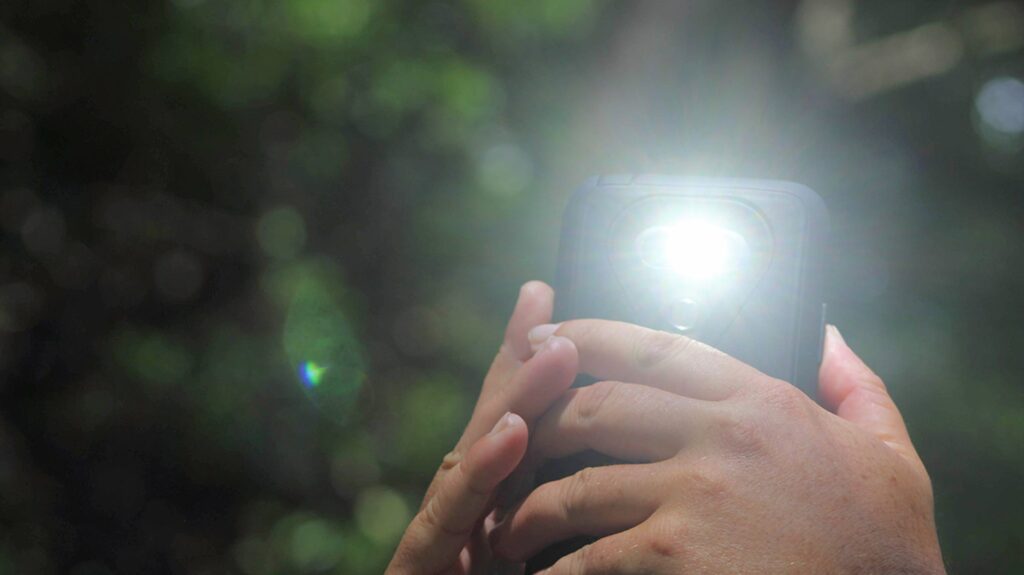 Pare de usar seu telefone como lanterna