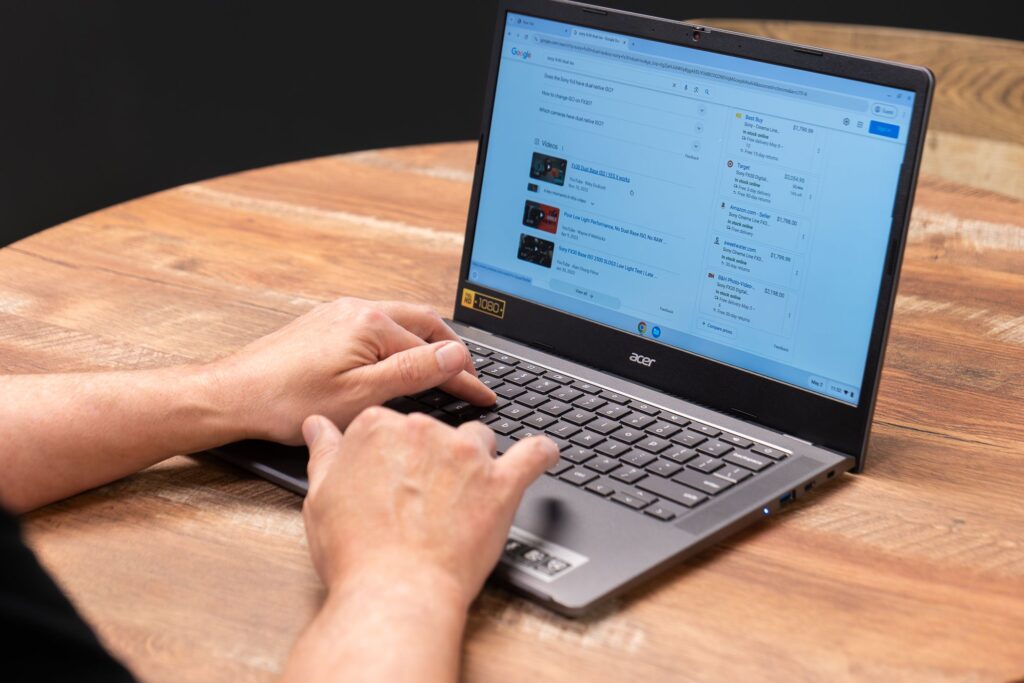 O Google está trazendo a tradução ao vivo para laptops Chromebook Plus