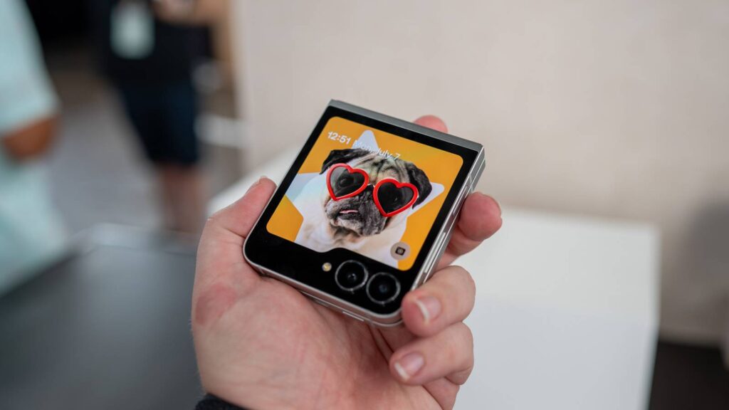 O Galaxy Z Flip 7 Fe faz mais sentido por esse preço descontado