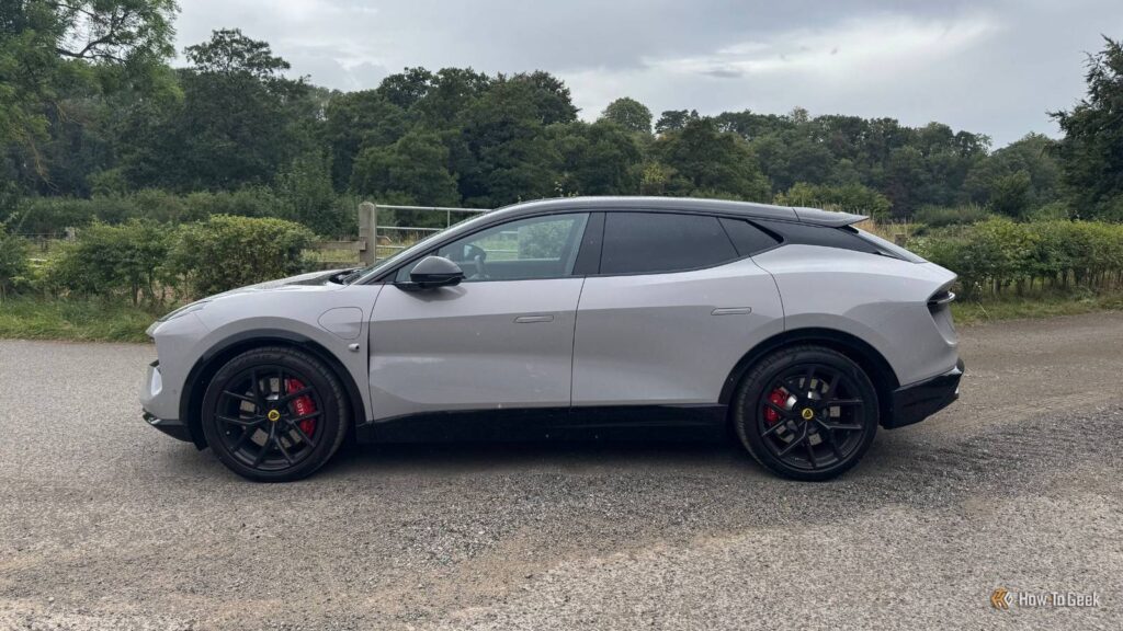 Passei 10 dias em um EV SUV de uma marca britânica de carros esportivos