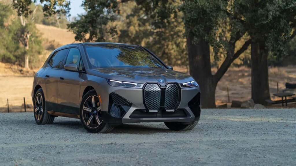 Análise do BMW iX M60 2023: excesso elétrico, não necessariamente o melhor