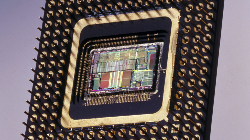 Os mantenedores do kernel Linux estão seguindo em frente na remoção do suporte Intel 486